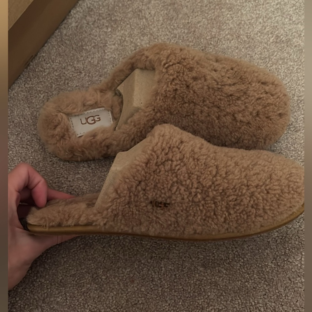 Ugg slippers size 7